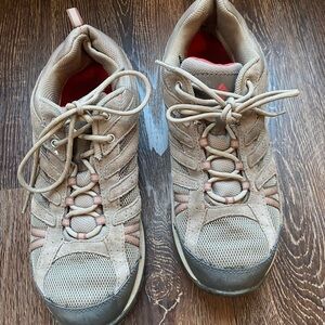 Columbia omni grip tan suede techlite